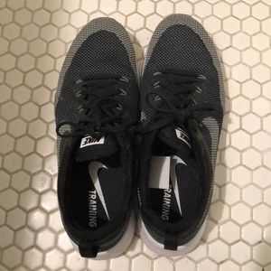 Nike Zoom Dynamic cross trainers women’s size 9